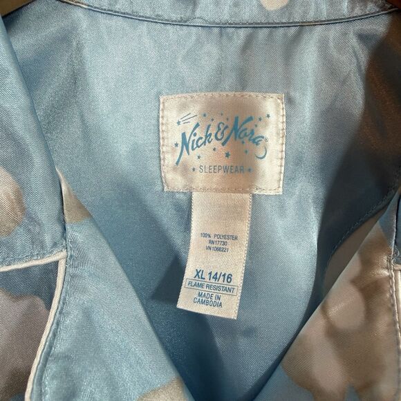 Nick & Nora Blue Cloud Pajama Top - Picture 6 of 13